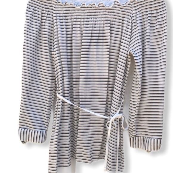 Faithfull Off Shoulder Top - Picture 1 of 9